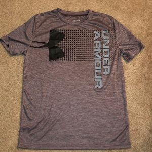 Under Armour heat gear T-shirt .. Youth XL